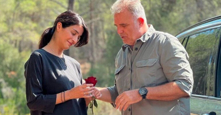 gi tis elias o stathis vriskei neo erota