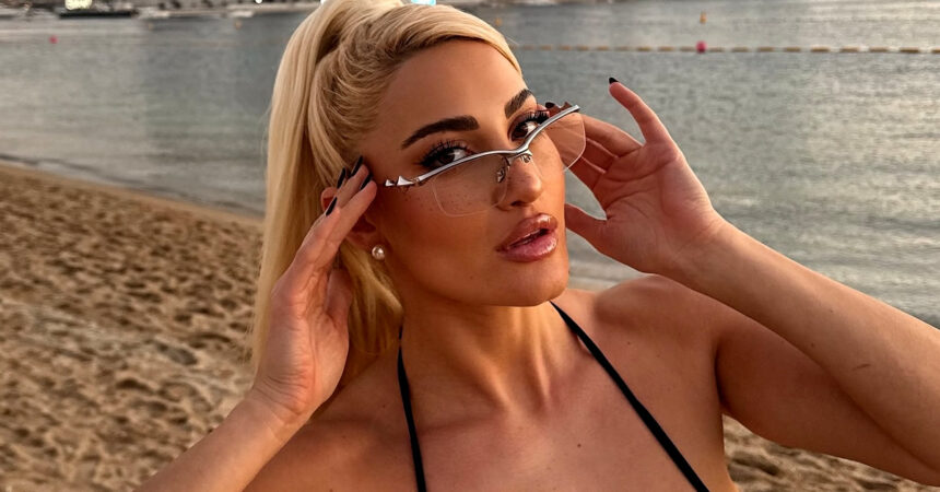 Η Ιωάννα Τούνη εξομολογείται για τον χωρισμό με τον Αλεξάνδρου και τη γέννηση του γιου της σε μια συγκινητική συνέντευξη.