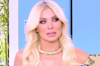 katerina kainoyrgioy skeftomai na travixo minyseis exalli me dimosieymata kai scholia