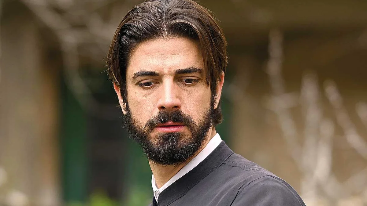 poios einai o rolos poy apochaireta o dimitris