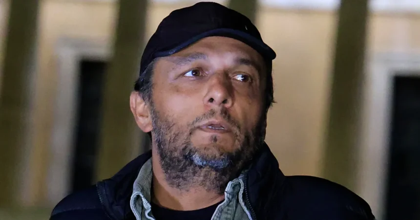 anisychia gia ton pano roytsi giati metafe