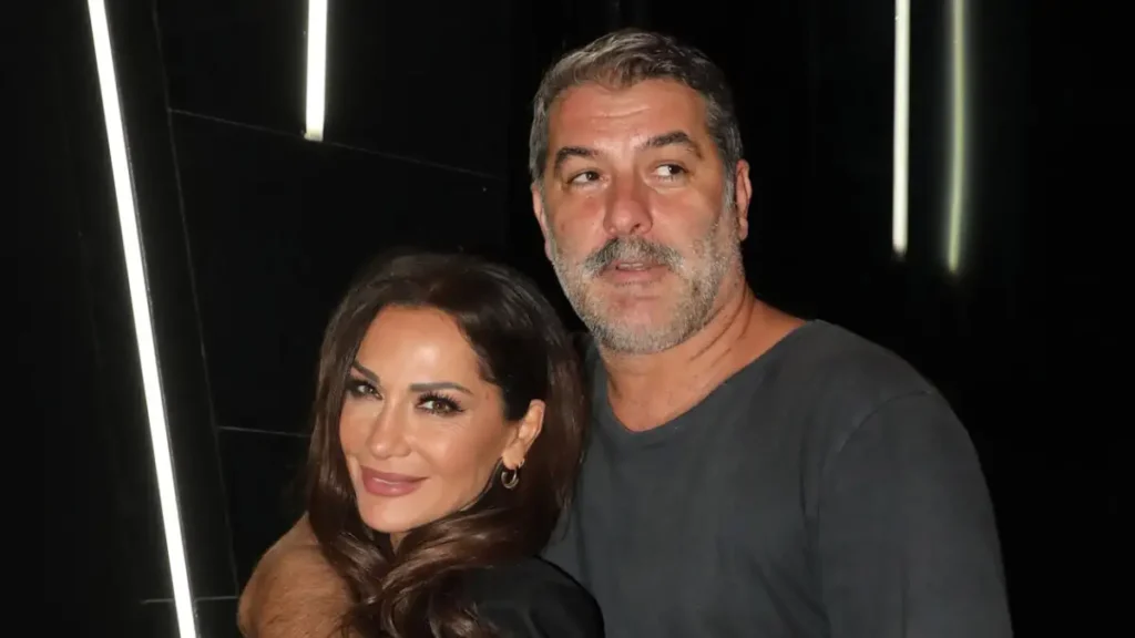 Δέσποινα Βανδή και Βασίλης Μπισμπίκης πιο αγαπημένοι από ποτέ σύμφωνα με τη Σταματίνα Τσιμτσιλή 2 Δέσποινα Βανδή και Βασίλης Μπισμπίκης