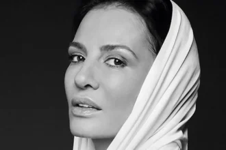 Δήμητρα Ματσούκα: Όταν με εκρηκτική εμφάνιση στην Τήνο με μαγιό καθήλωνε τα πλήθη 9 dimitra matsoyka i ekriktiki emfanisi