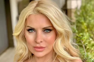 eleni menegaki i metagrafi poy allaxe