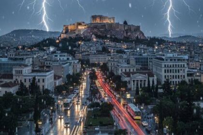 i proti fthinoporini kakokairia einai edo