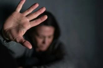 Ηλεία: Καταδίκη πατέρα για κακοποίηση της ανήλικης κόρης του και απειλές κατά της συζύγου 5 ileia katadiki patera kakopoiisi koris