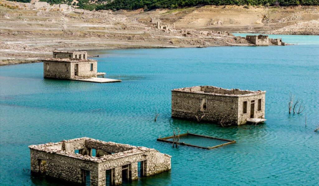 Μαρία Δεναξά: «Η λειψυδρία δεν είναι μόνο από την κλιματική αλλαγή – τα data centers πίνουν το νερό μας!» 4 mornos 1