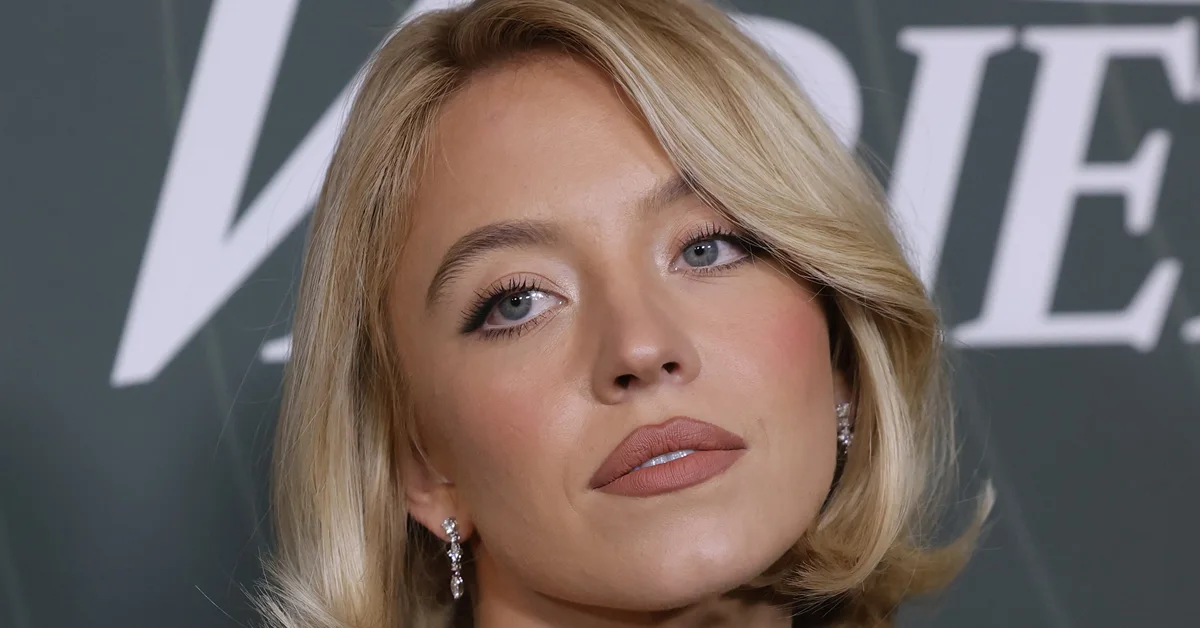 sydney sweeney paros forema hollywood