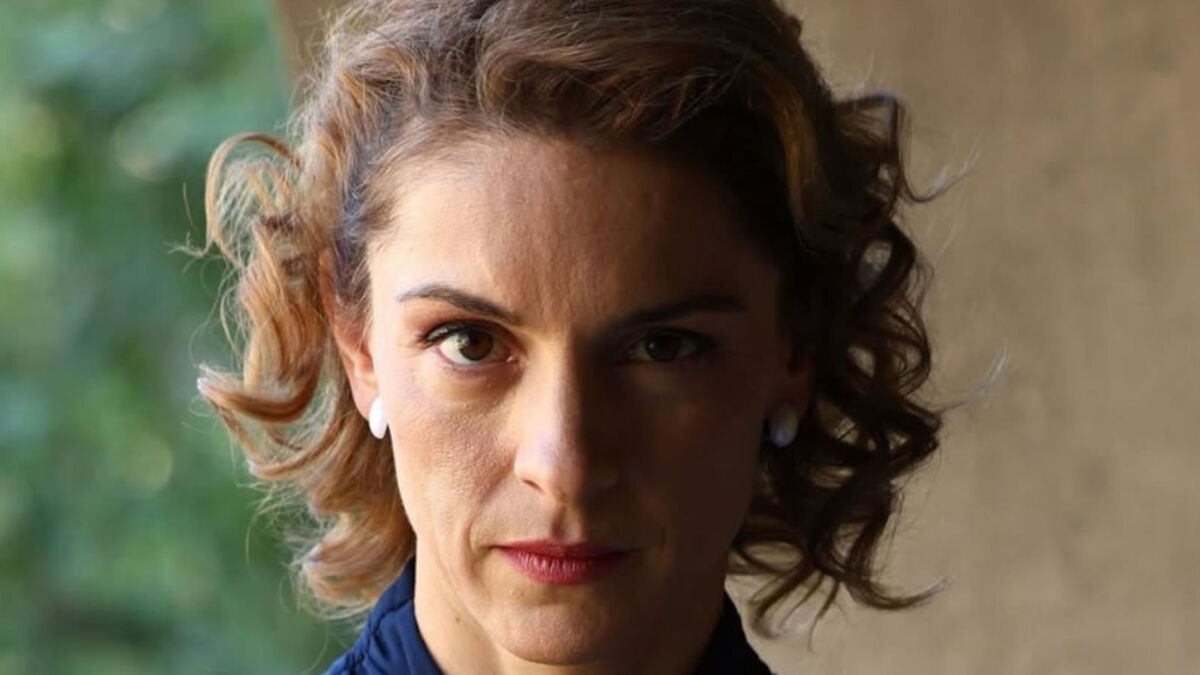 Σκηνή έντασης από τη σειρά «Άγιος Έρωτας» με τους ήρωες μπροστά στη μεγάλη αποκάλυψη για τον Γεράσιμο.