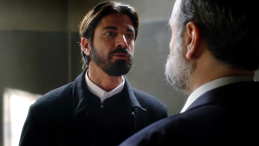 Ο πατήρ Νικόλαος αποκαλύπτει το μυστικό του στον Μαρκόπουλο στον Άγιο Έρωτα