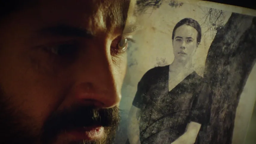 Ο πατέρας Νικόλαος και ο Παύλος σε σκηνή έντασης από τη σειρά Άγιος Έρωτας