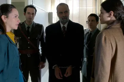 Ο Παύλος Μαρκόπουλος συλλαμβάνεται ξανά και η Πόπη μαθαίνει τη σοκαριστική αλήθεια για την Ελευθερία