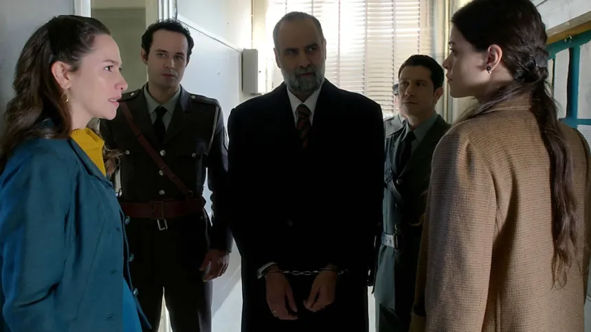 Ο Παύλος Μαρκόπουλος συλλαμβάνεται ξανά και η Πόπη μαθαίνει τη σοκαριστική αλήθεια για την Ελευθερία