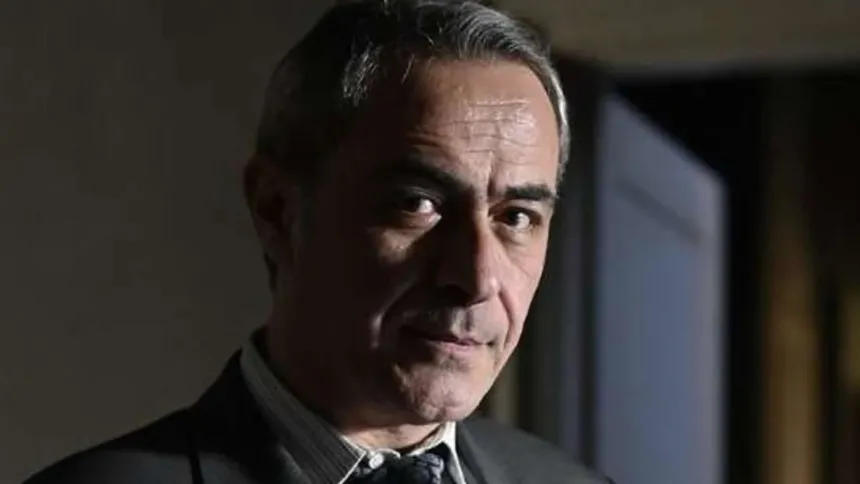 Στιγμιότυπο από το τρέιλερ του Άγιος Έρωτας με τον Κυριάκο και τον Παύλο