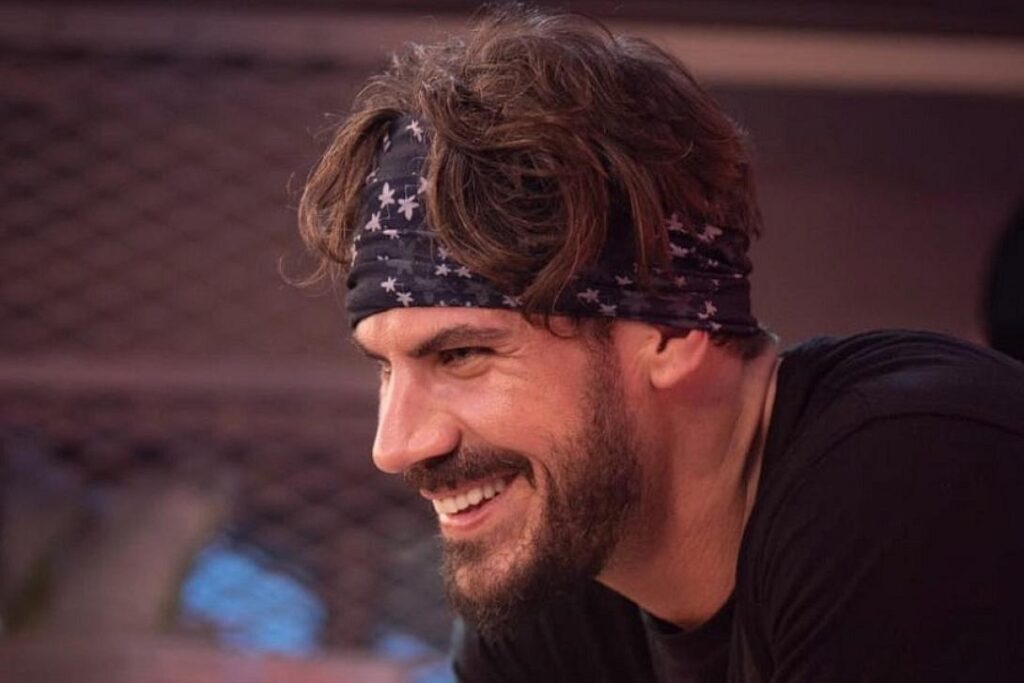 Άκης Πετρετζίκης: Από λογιστής σε κορυφαίος σεφ – η ζωή, η καριέρα και η οικογένεια του πιο αγαπημένου Έλληνα μάγειρα 2 Άκης Πετρετζίκης