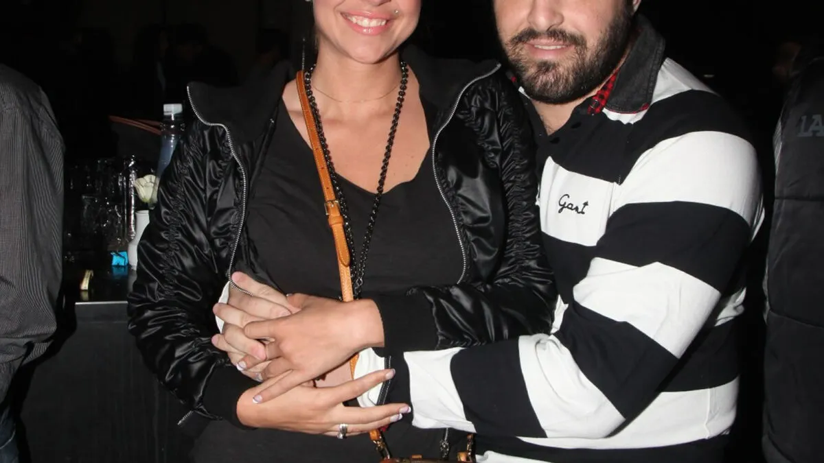 Η Ελληνίδα τραγουδίστρια Χρύσπα με τον σύζυγό της Παναγιώτη Νικολάου σε κοινή τους εμφάνιση.