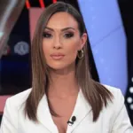 Η Δώρα Παντέλη δείχνει το κομψό nude μανικιούρ της στα social media.