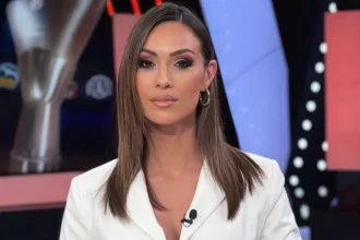 Η Δώρα Παντέλη δείχνει το κομψό nude μανικιούρ της στα social media.