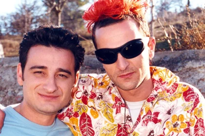 eisai to tairi mou ithopoioi pou den einai zoi