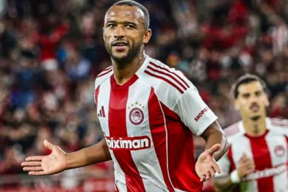 Ο Ελ Κααμπί σε προπόνηση του Ολυμπιακού, εν μέσω φημών για μεταγραφή