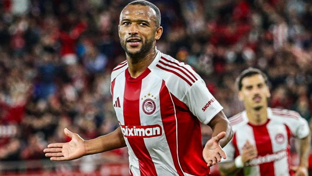 Ο Ελ Κααμπί σε προπόνηση του Ολυμπιακού, εν μέσω φημών για μεταγραφή