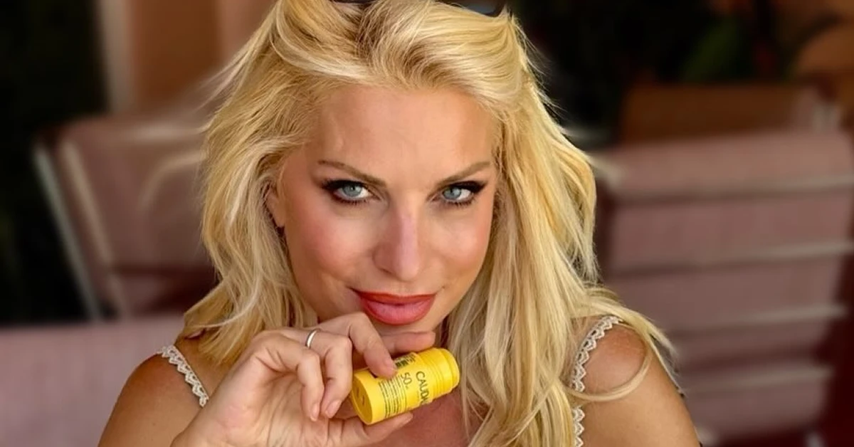 eleni menegaki kalokairi ionio instagram