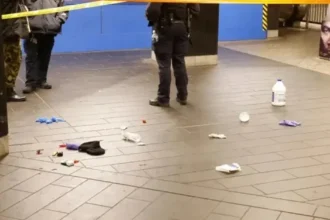 epithesi me maxairi londino treno