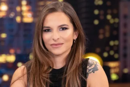 Η Εριέττα Κούρκουλου σε στιγμιότυπο από τη συνέντευξή της