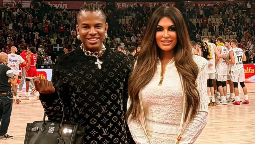 Ο Fancy James δίπλα στην Κίμπερλι Γκίλφοϊλ στην Αθήνα