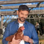 Οι παίκτες της Φάρμας σε στιγμή έντασης μετά την ανακοίνωση του Λεωνίδα Κουτσόπουλου για το ατομικό παιχνίδι