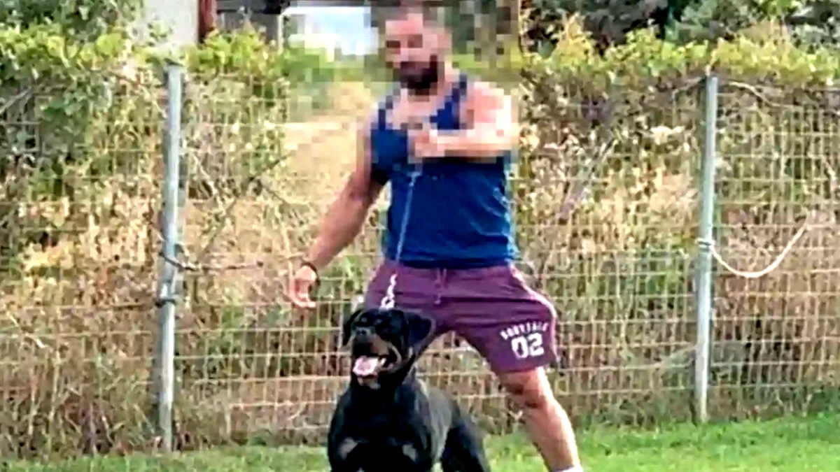 Αστυνομικοί έξω από χώρο ερευνών για τη δολοφονία του Γιάννη Λάλα στην Αράχωβα