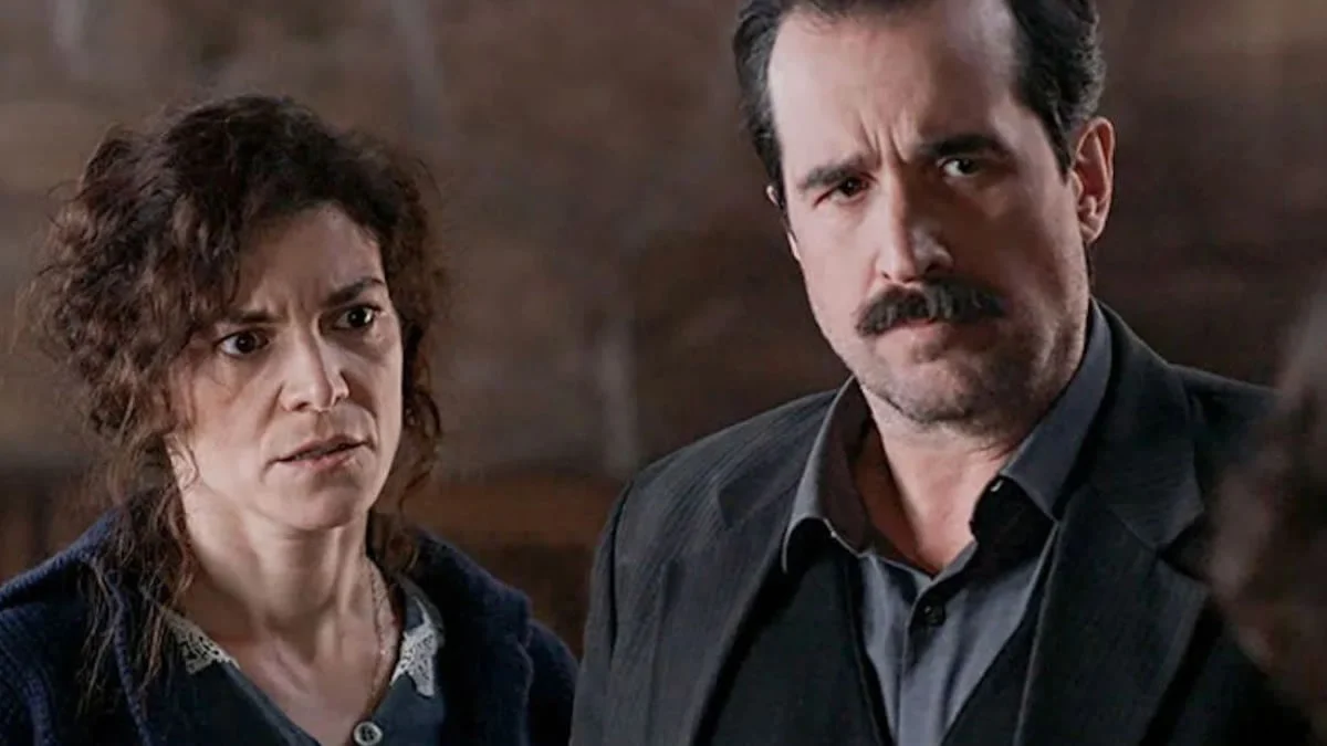 Η Μελίνα αποπλανεί τον Χαραλάμπη στο Grand Hotel