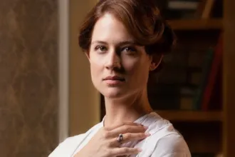 Η Μελίνα και η Θεώνη συγκρούονται για τον Χαραλάμπη στη σειρά Grand Hotel