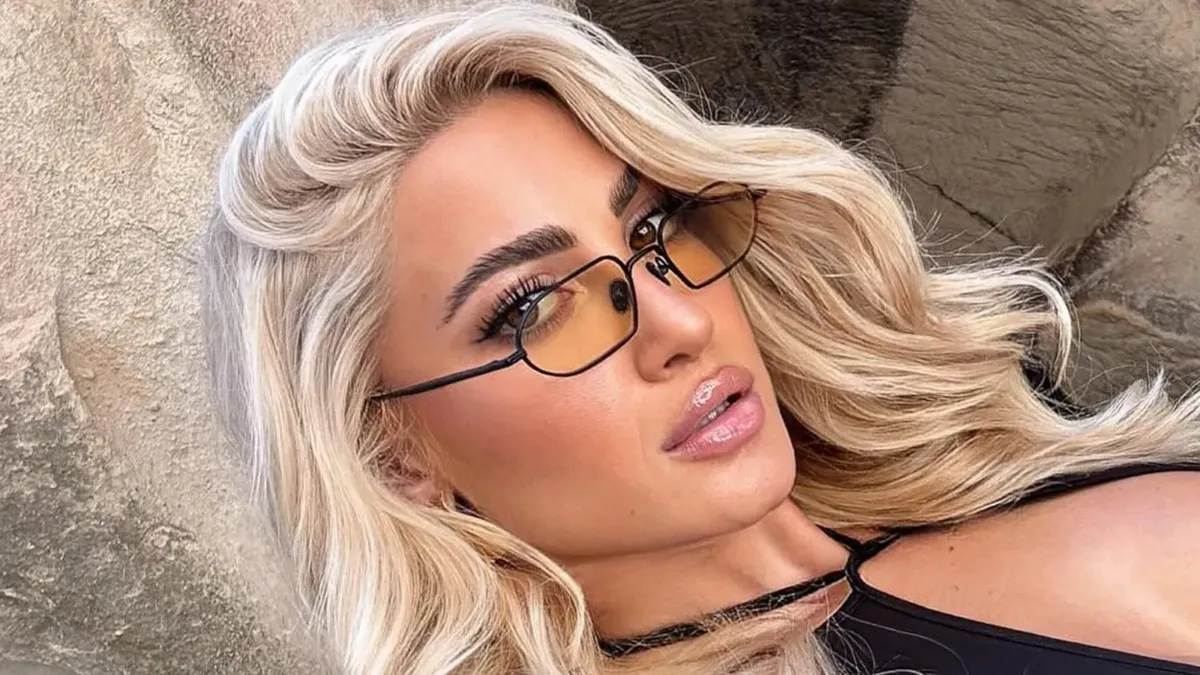 Ιωάννα Τούνη σε φωτογράφιση για το instagram