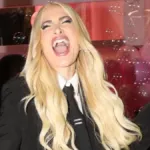 Η Ιωάννα Τούνη φτιάχνει για πρώτη φορά μελομακάρονα μαζί με τον γιο της, Πάρη