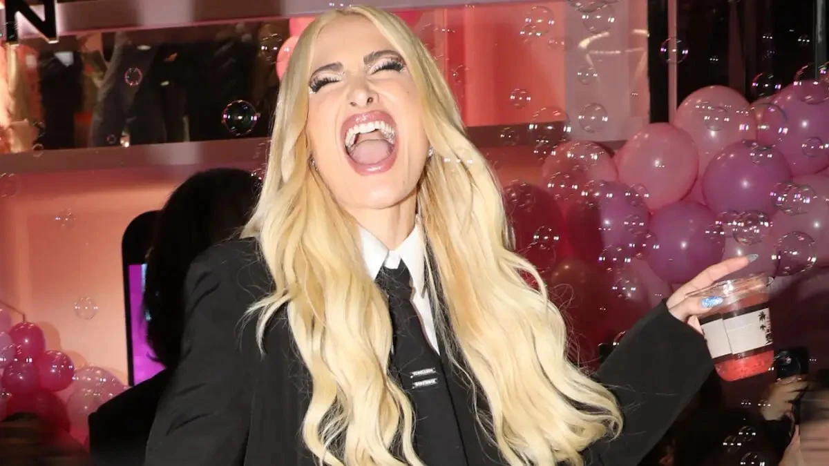 Η Ιωάννα Τούνη φτιάχνει για πρώτη φορά μελομακάρονα μαζί με τον γιο της, Πάρη