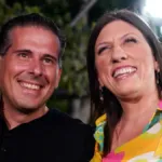 Ο Διαμαντής Καραναστάσης και η Ζωή Κωνσταντοπούλου μετά την παραίτησή του από την Πλεύση Ελευθερίας