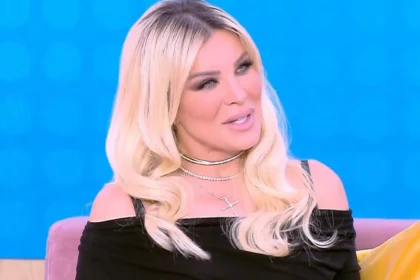 «Κατερίνα Καινούργιου — ατάκα για το “Παρά Πέντε” στο πλατό»