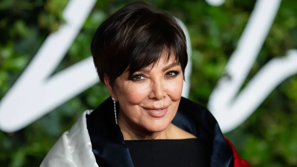Η Kris Jenner στην τελετή για τα 70ά γενέθλιά της με glamour εμφάνιση.