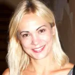 Η Λίνα Σακκά σε πρόσφατη τηλεοπτική της εμφάνιση, μιλώντας για τη ζωή και την καριέρα της.