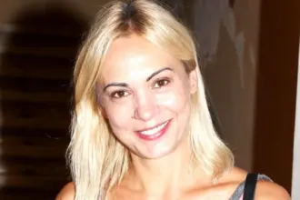 Η Λίνα Σακκά σε πρόσφατη τηλεοπτική της εμφάνιση, μιλώντας για τη ζωή και την καριέρα της.