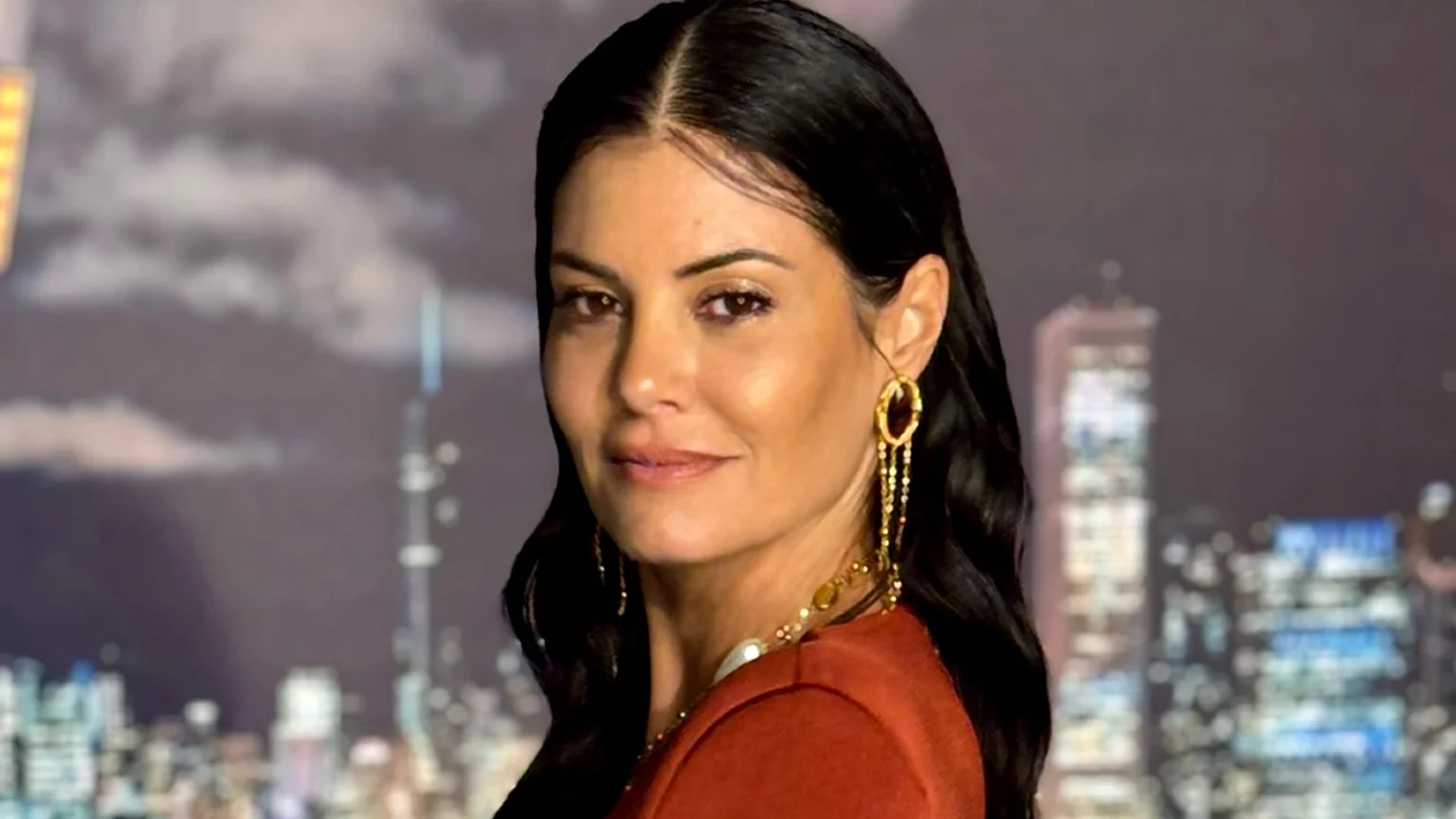 Μαρία Κορινθίου: Η φωτογραφία στο μπαλκόνι που έγινε viral – Κομψότητα, θηλυκότητα και αυτοπεποίθηση 1 maria korinthiou viral mpalkoni