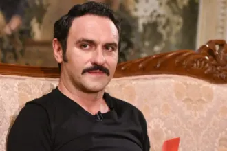 Ο Μελέτης Ηλίας σε διάλειμα απο τα γυρίσματα της σειράς Το Σόι σου