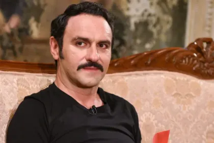 Ο Μελέτης Ηλίας σε διάλειμα απο τα γυρίσματα της σειράς Το Σόι σου