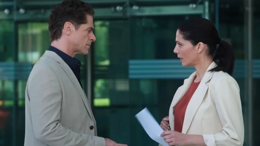 Η Αρετή και ο Οδυσσέας σε έντονη στιγμή από τη σειρά Μια Νύχτα Μόνο