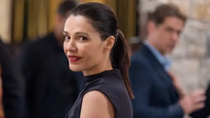 Αρετή συγκινημένη σε σκηνή από τη σειρά Μια Νύχτα Μόνο