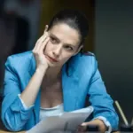 Η Αρετή παρακολουθεί τον Οδυσσέα κατάματα