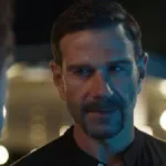 Στιγμιότυπο από το επεισόδιο 12 της σειράς Μια Νύχτα Μόνο