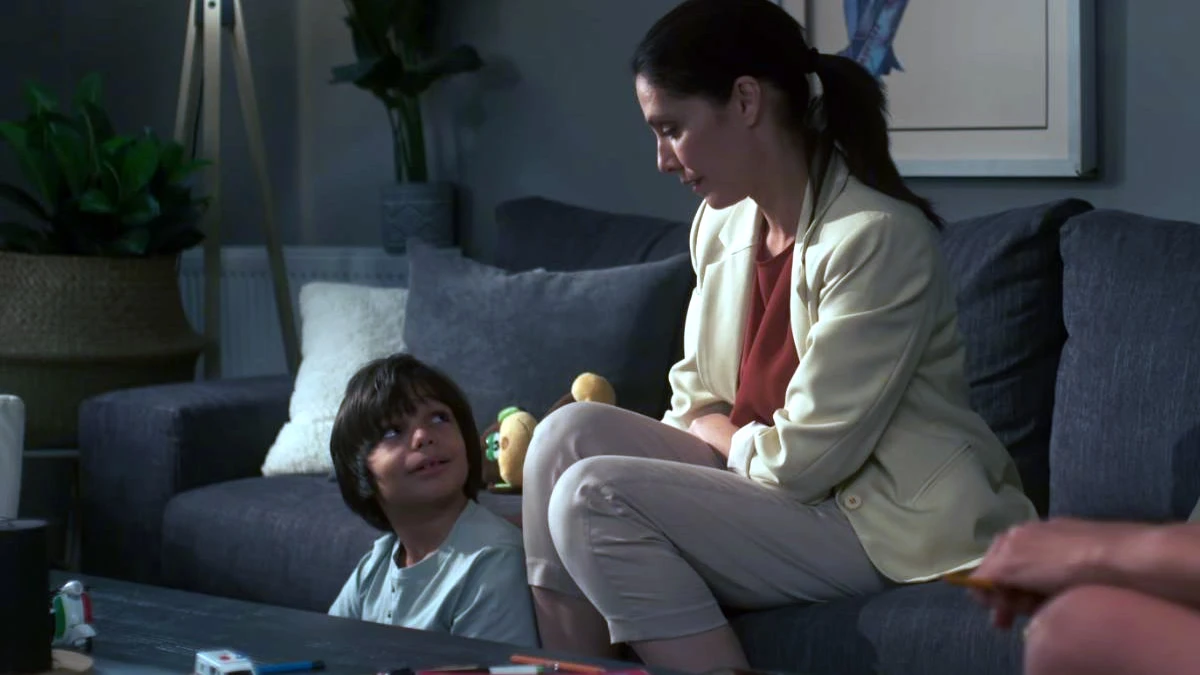 Ο Πετράκης και η Αρετή σε σκηνή από τη σειρά Μία Νύχτα Μόνο του MEGA