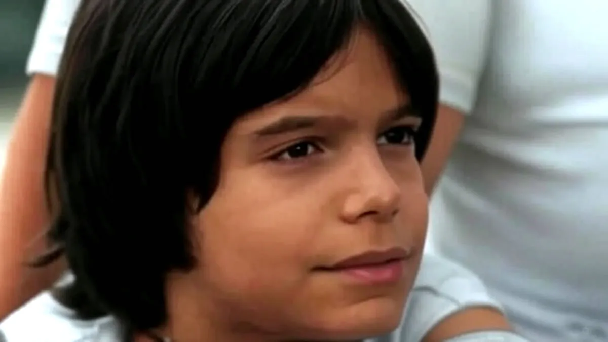 Ο Πετράκης και η Αρετή σε συγκινητική σκηνή στο κοιμητήριο στη σειρά Μια Νύχτα Μόνο